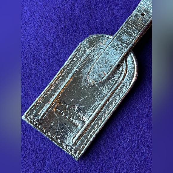 LV Authentic METALLIC Silver Leather Name Tag Bag Charm Key Chain RARE OAK - Picture 2 of 14